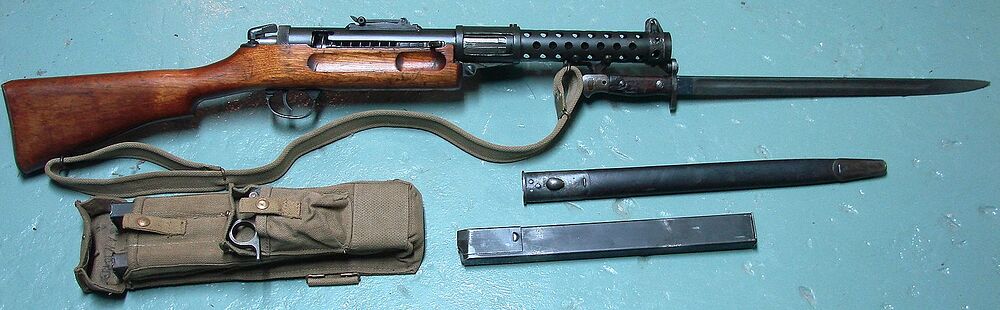 Mk1 Lanchester SMG dated 1942 with Enfield Pattern 1907 Enfield bayonet