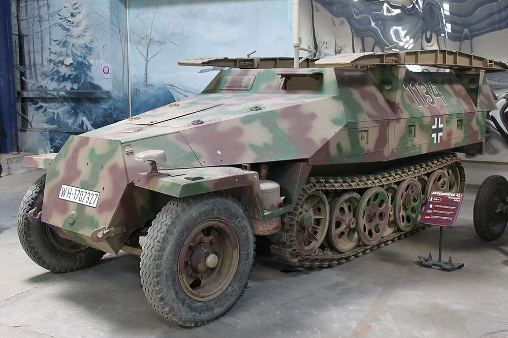 1280px-SdKfz_251_Saumur