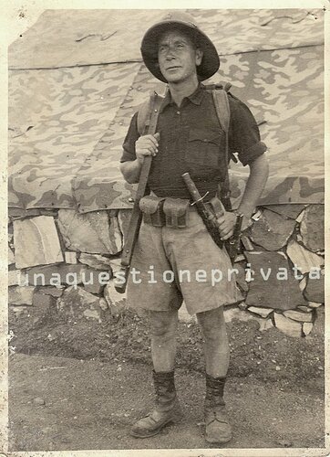 foto-militare-AOI-camicia-nera-MVSN-pugnale-divisa