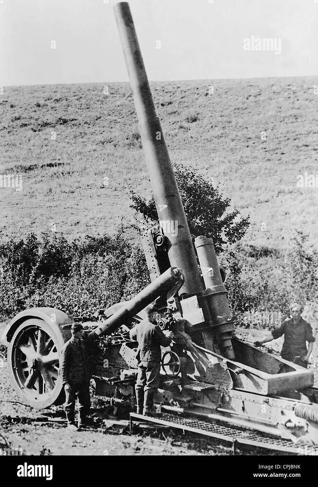 21-cm-mortar-in-wwii-on-the-eastern-front-1942-CPJBNK