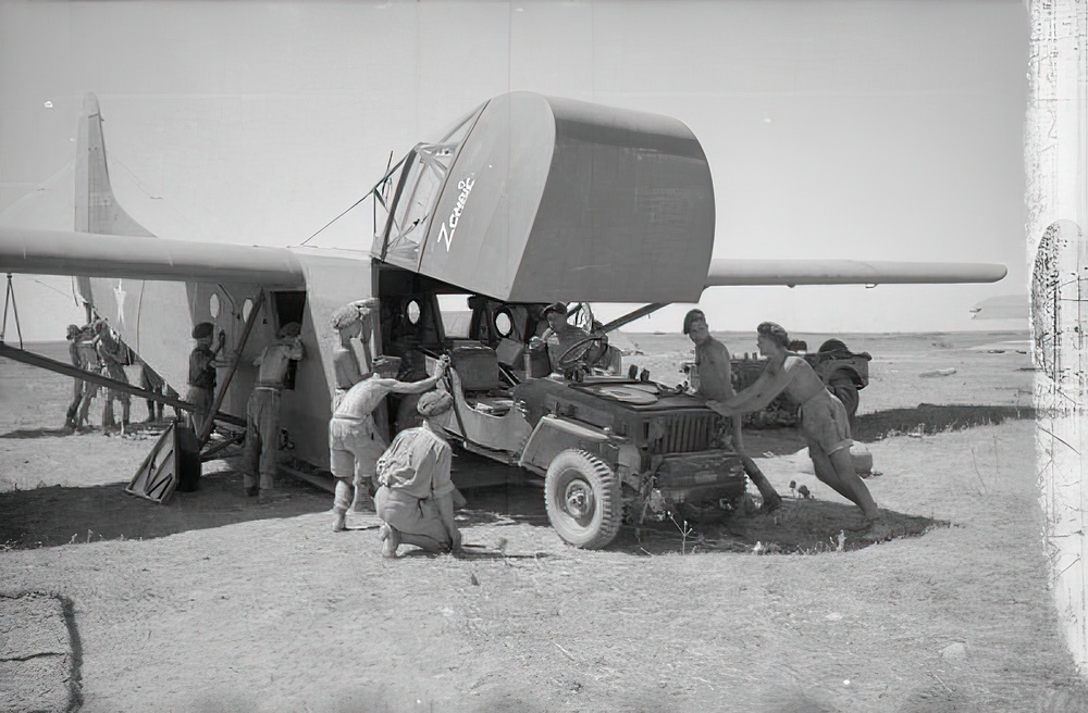 CG-4 Hadrian ( Cew 5 with a Jeep)
