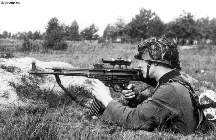 ww2-photo-picture-ss-soldier-fires-a-stg-44-sturmgewehr-44-1943
