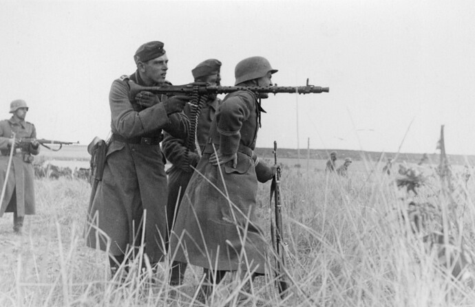 Machine_gun_squad_MG34