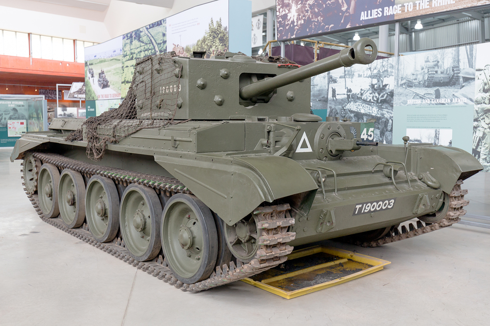 Cromwell_(A27M)_front-right_2017_Bovington