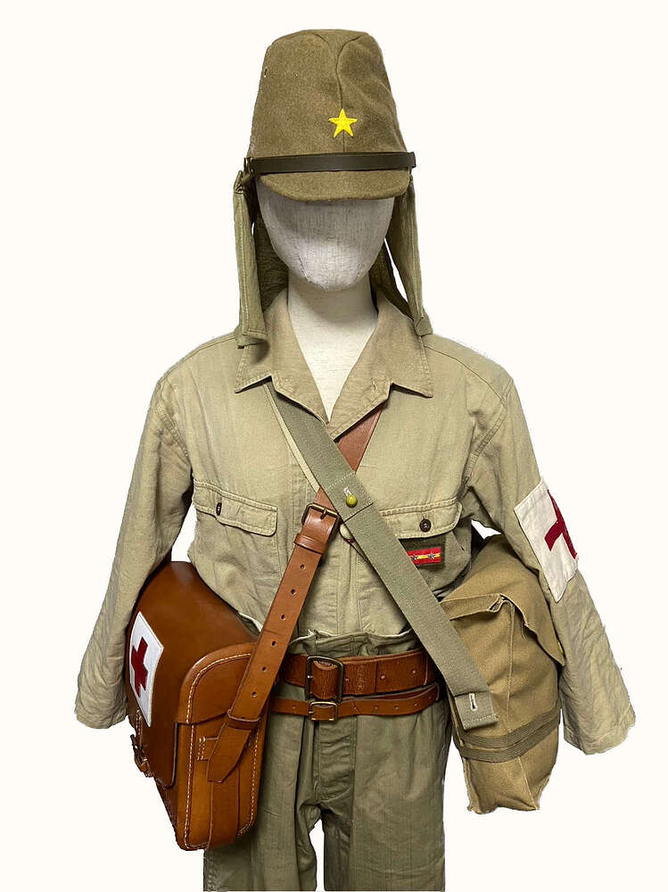 attire-medic-tropics-2-3-sleeves-shirt-1