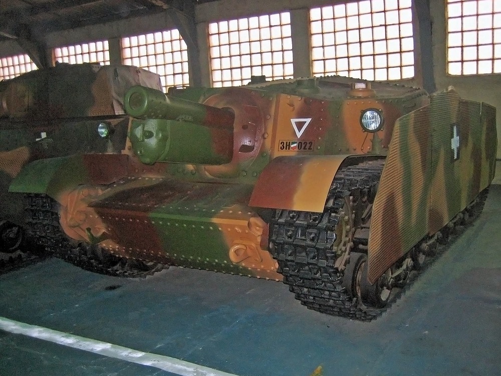 Zrinyi_self-propelled_gun (1)