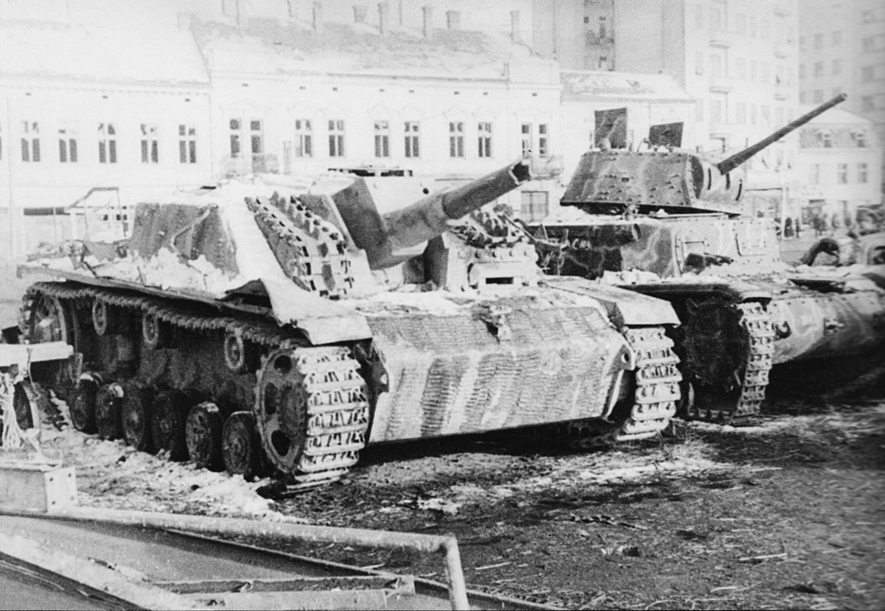 Stuh42 with coax mg next to CA15 42