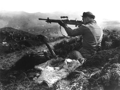 canadian-soldier-aiming-japanese