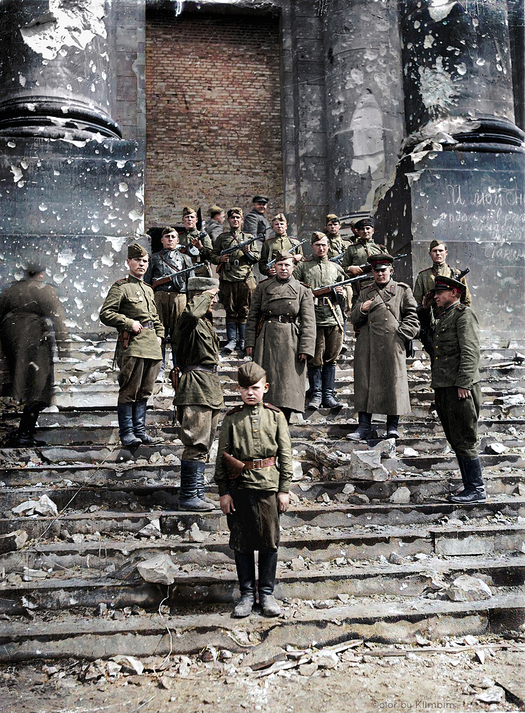 berlin_reichstag_3_may_1945