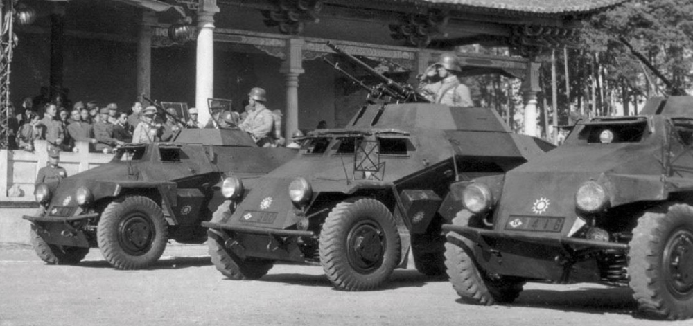 german-sdkfz-221s-and-222s-american-m3-scout-cars-and-v0-v23qdang2ezc1