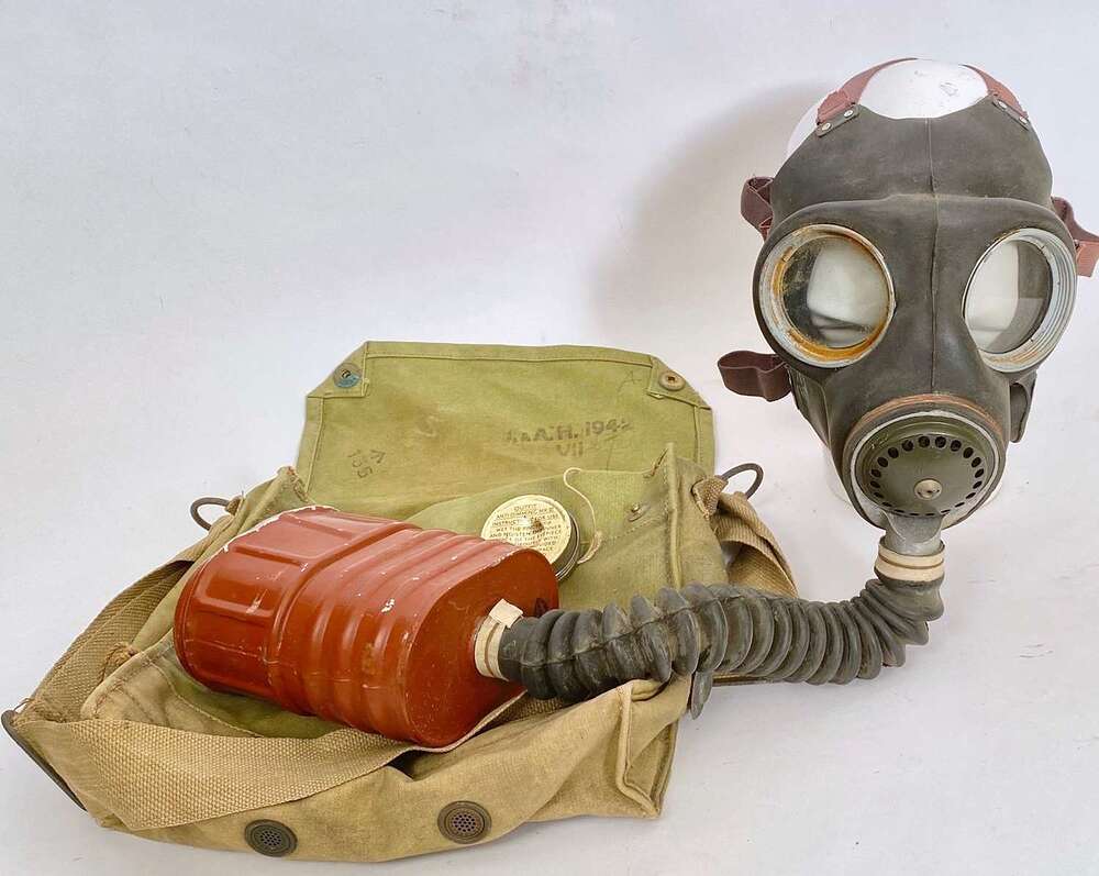 ww2-1942-british-army-gas-mask-_19909_pic2_size3