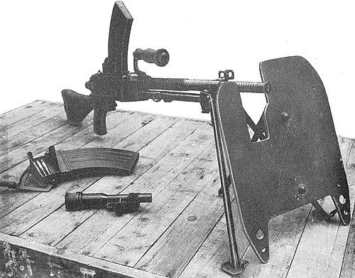 500px-Type_96_LMG_with_Type_99_shield