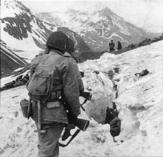 US_troops_at_the_Battle_of_Attu (1)