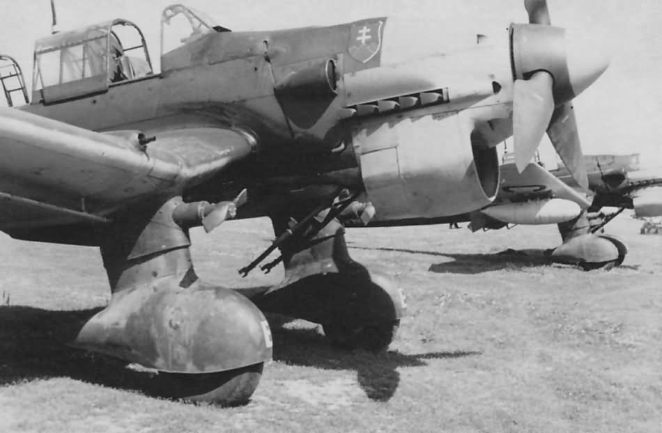 Junkers_Ju_87_R-2_III_St.G_2_Greece_1941