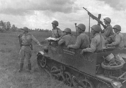 Soviet-Carrier-2