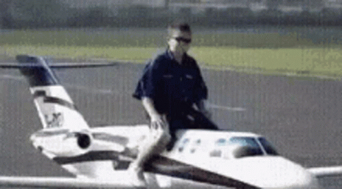 little-plane-being-ridden-so-funny-y5j5ylrtgn14bdmo