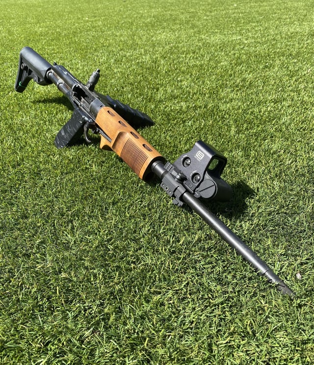 sent-r-guns-into-a-meltdown-with-this-shoei-fg42-abomination-v0-z04tjcfcajr81