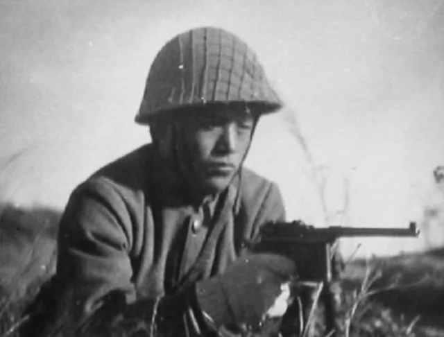 japanese-soldier-with-a-c96-v0-9rl2qbhmn64d1