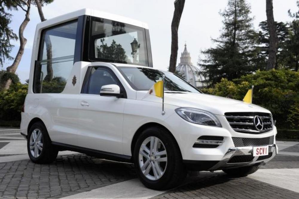 B_Mercedes Classe M Papamobile 2012 (8).jpg_2000