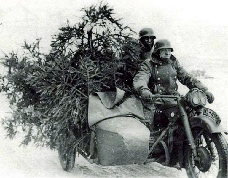 Lichterbaum_f------r_Soldaten_an_der_Ostfront