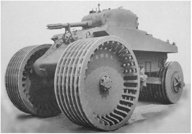 The-10-Most-Bizarre-Tanks-Ever-Built-7-640x446