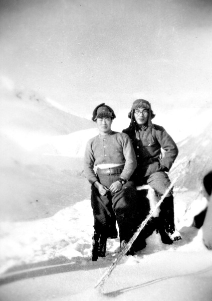 3-TwoSoldiersInFrontOfTent-