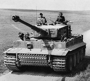 300px-Bundesarchiv_Bild_101I-299-1805-16,_Nordfrankreich,Panzer_VI(Tiger_I).2