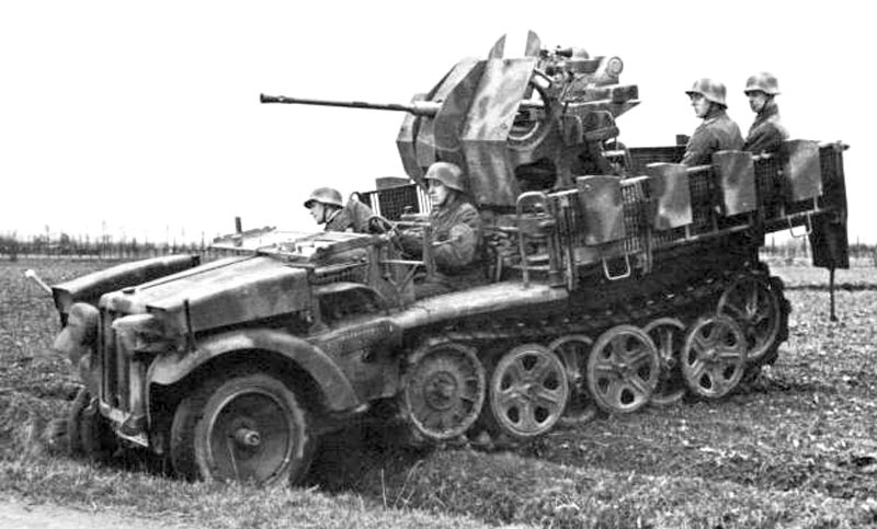 Half-Track with Flak Gun