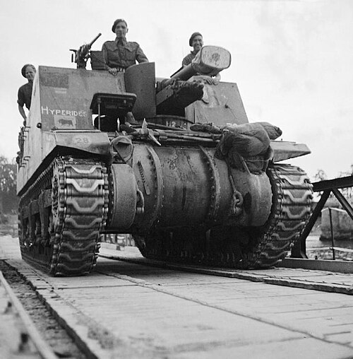 500px-Sexton_25-Pounder_Self-Propelled_Gun_Howitzer
