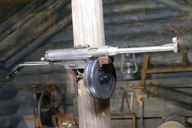 1533312443_pistolet-pulemet-dolganova-5