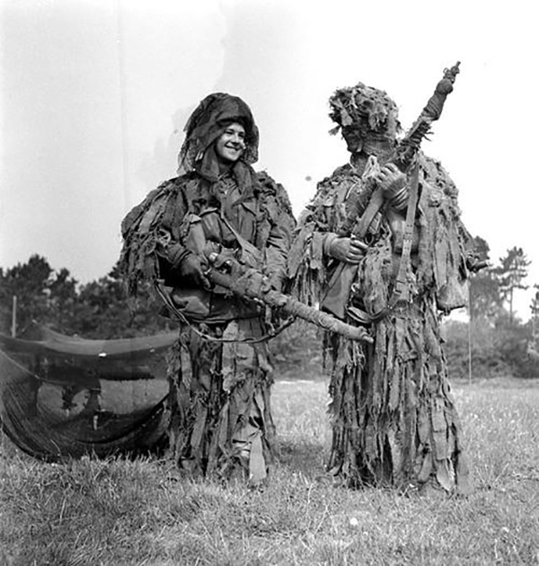 Canadian-snipers-in-ghillie-suits