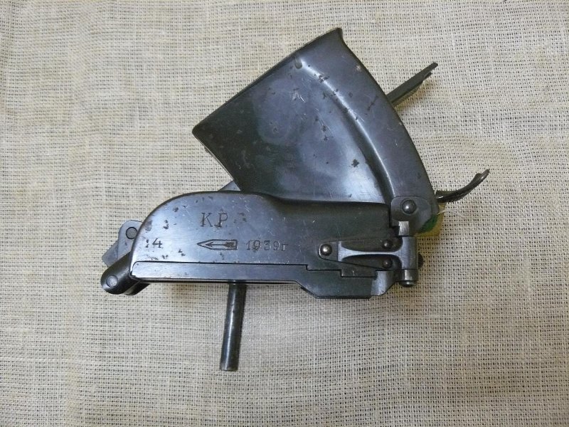 1640895