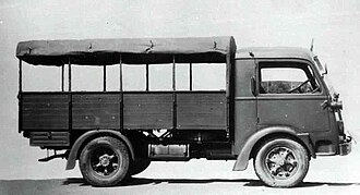 Fiat_626_NM,_Pritsche_und_Plane