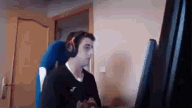 csgo-banging-table