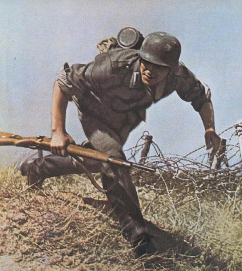 german_soldier_running